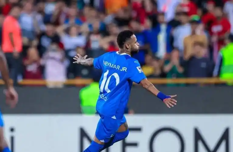 足球不仅是 足球不仅是