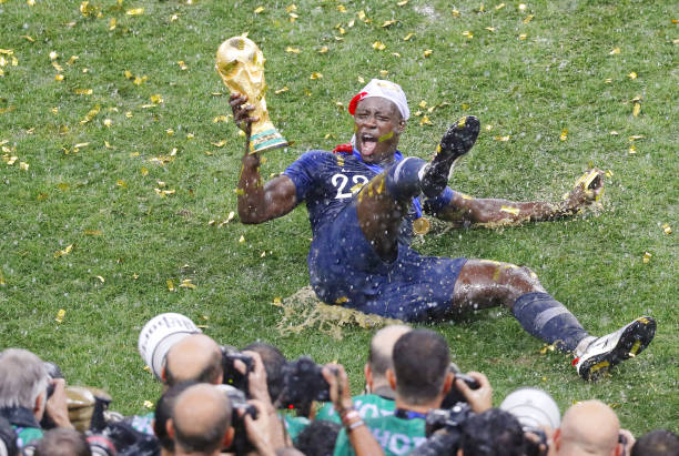 坏了!中国男足遭重大打击:当红国脚恐无缘联赛,球迷吐槽声一片.