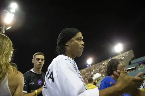 節尚未明朗 節尚未明朗